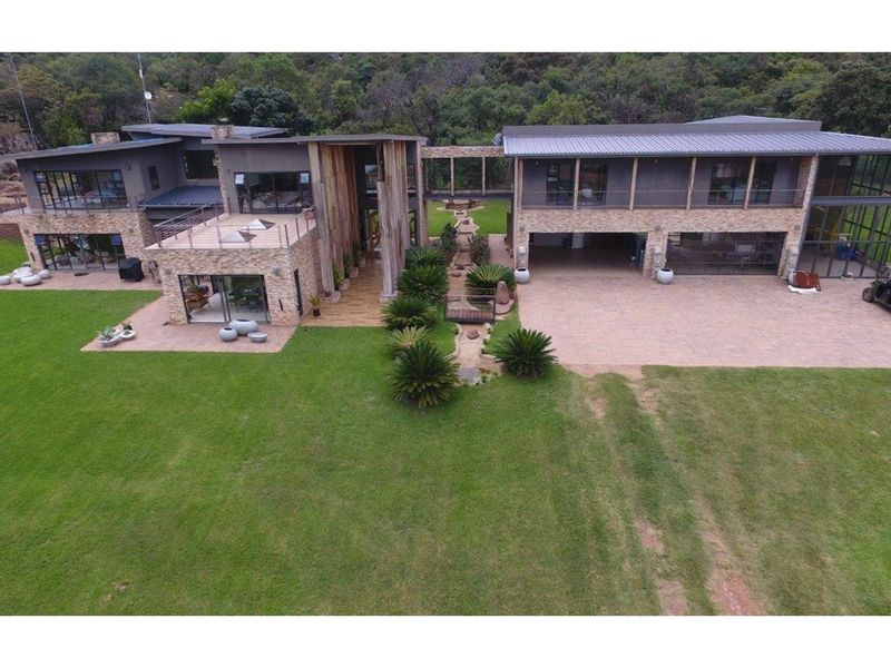 Bela-Bela 865ha Private Game Reserve - Luxurious 5 bedroom house and 42 sleeper Lodge - Photo 2