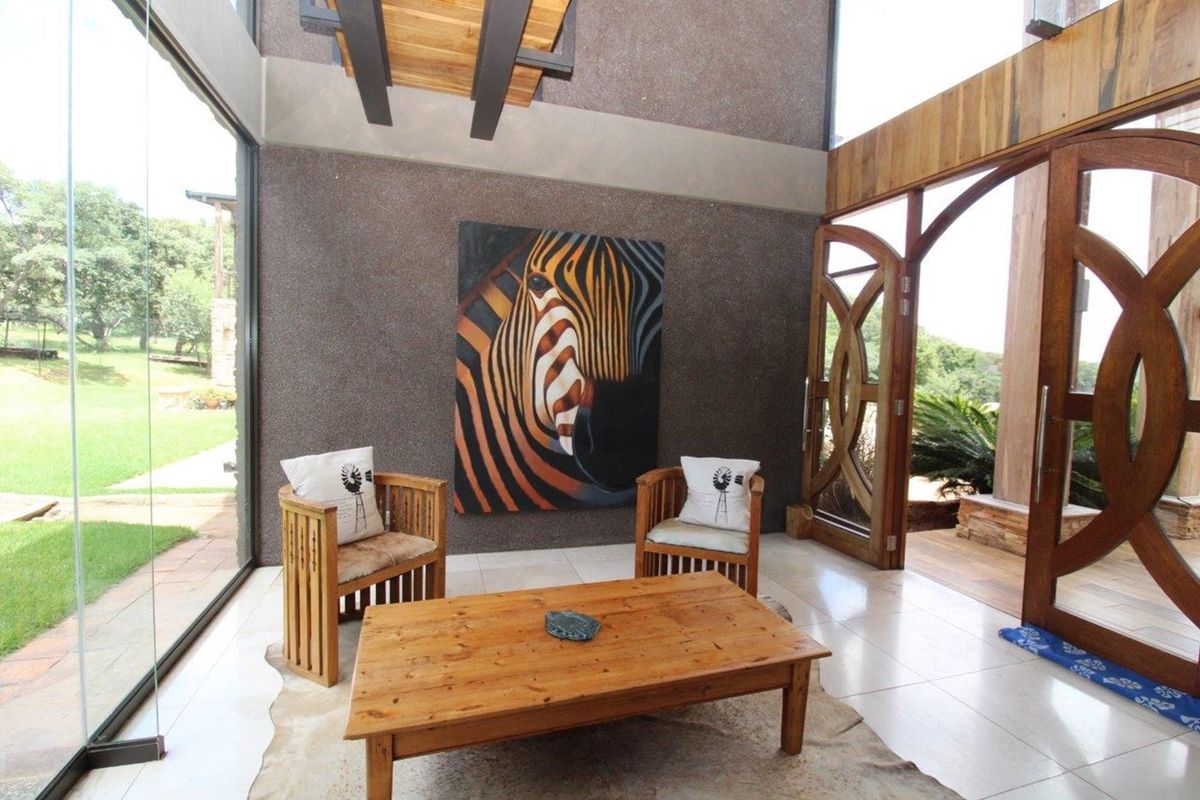 Bela-Bela 865ha Private Game Reserve - Luxurious 5 bedroom house and 42 sleeper Lodge - Photo 5