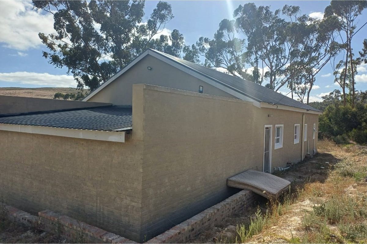 Spacious 3-Bedroom Family Home on 2600M2 Land in Tesselaarsdal - Photo 3