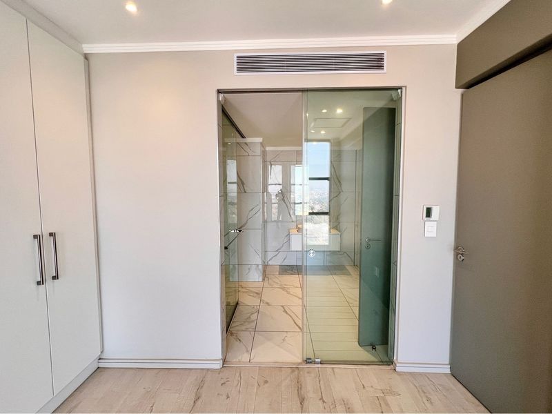 Luxurious 3-Bedroom Penthouse in Masingita Towers - Photo 2