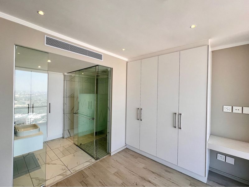 Luxurious 3-Bedroom Penthouse in Masingita Towers - Photo 3