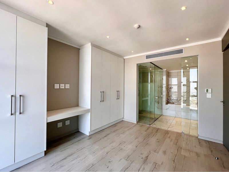 Luxurious 3-Bedroom Penthouse in Masingita Towers - Photo 8