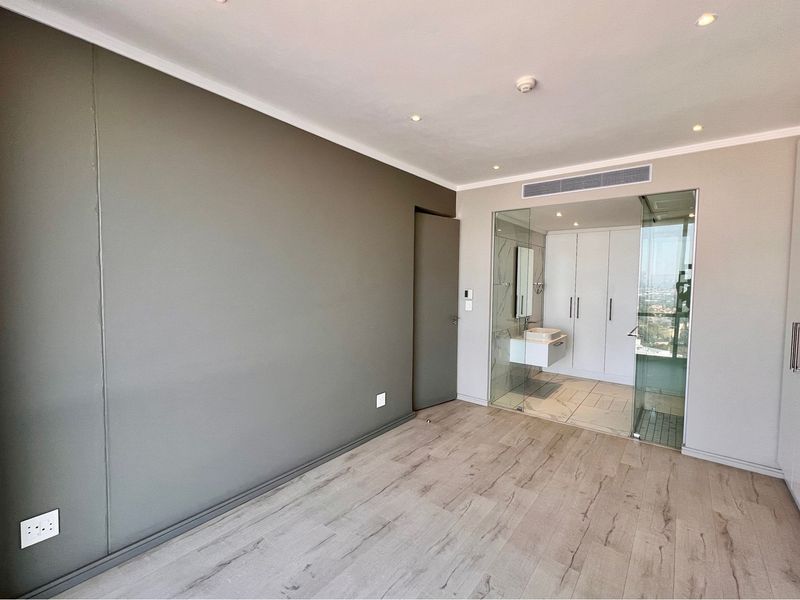 Luxurious 3-Bedroom Penthouse in Masingita Towers - Photo 5