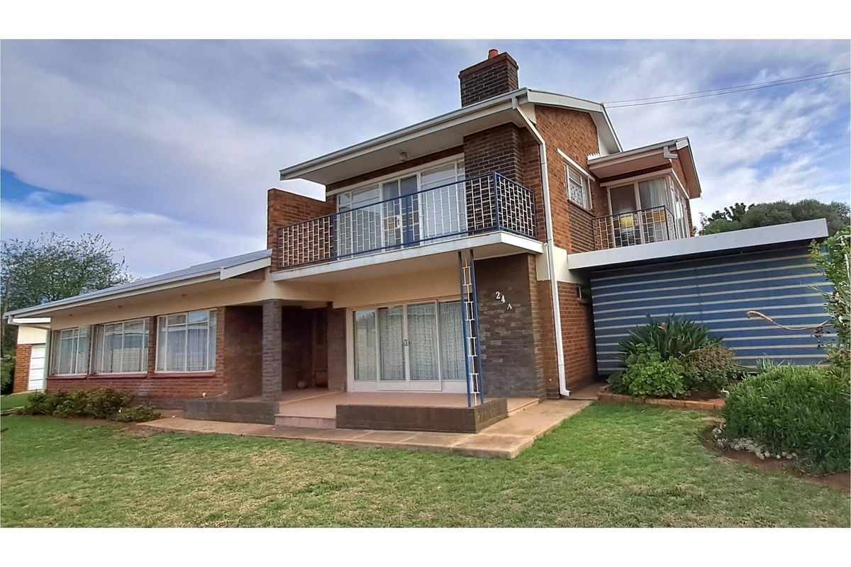 Impressive 5-Bedroom Residence in Parys - Photo 4