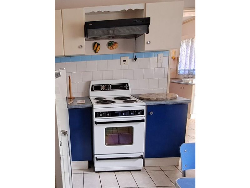 Impressive 5-Bedroom Residence in Parys - Photo 9