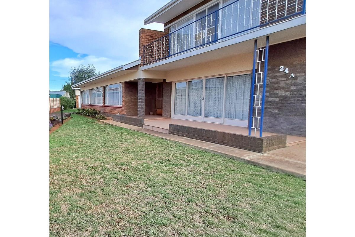 Impressive 5-Bedroom Residence in Parys - Photo 5