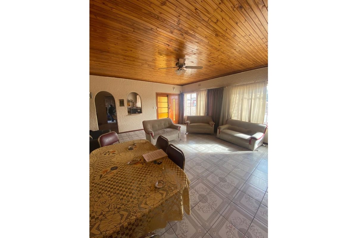 House For Sale in Homevale, Kimberley - Photo 3