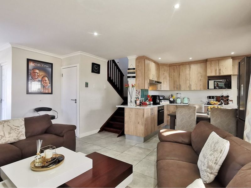 Charming Parsonsvlei Duplex: 2-Bedroom Opportunity - Photo 8