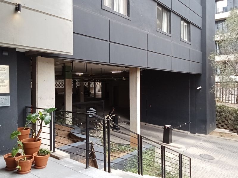 Welcome to THE address an exclusive 1 bedroom apartment for sale R1 195 000 in the heart of Sandown - Photo 4