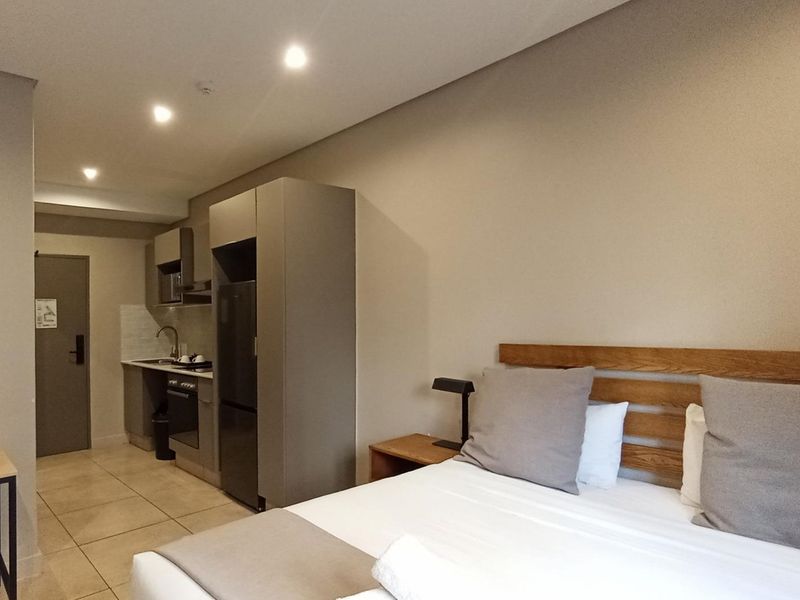 Welcome to THE address an exclusive 1 bedroom apartment for sale R1 195 000 in the heart of Sandown - Photo 8