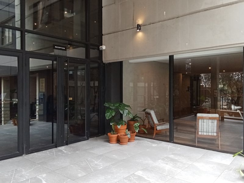 Welcome to THE address an exclusive 1 bedroom apartment for sale R1 195 000 in the heart of Sandown - Photo 5