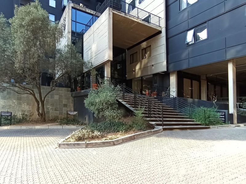 Welcome to THE address an exclusive 1 bedroom apartment for sale R1 195 000 in the heart of Sandown - Photo 3