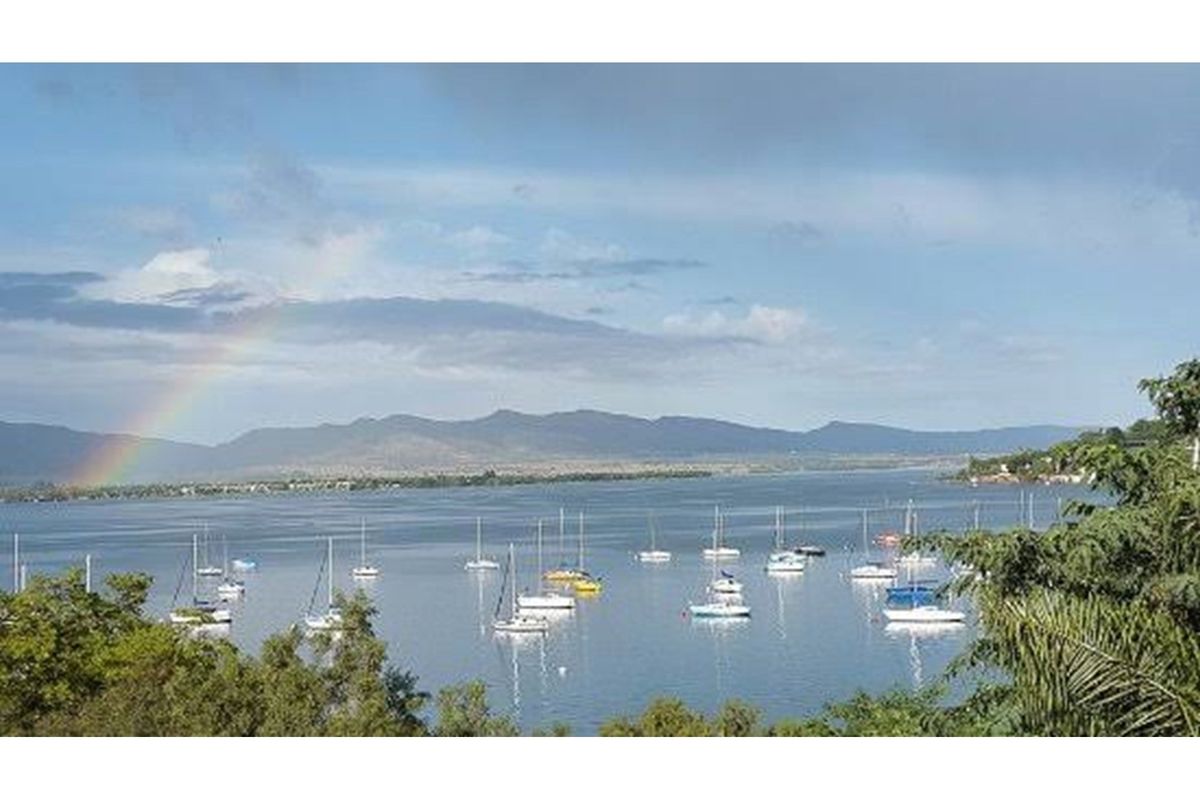 Magnificent views and a serene lifestyle await! - Photo 3