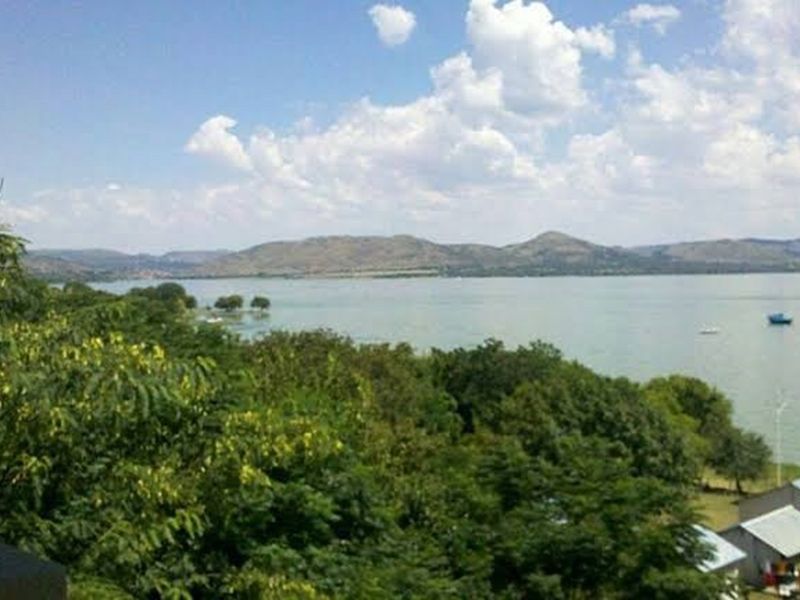 Magnificent views and a serene lifestyle await! - Photo 1