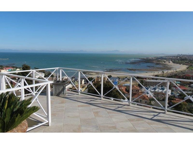 FULLY FURNISHED 5 BEDROOM MULTI STORY HOUSE FOR SALE, AN ENTERTAINER'S PARADISE!! - Photo 8