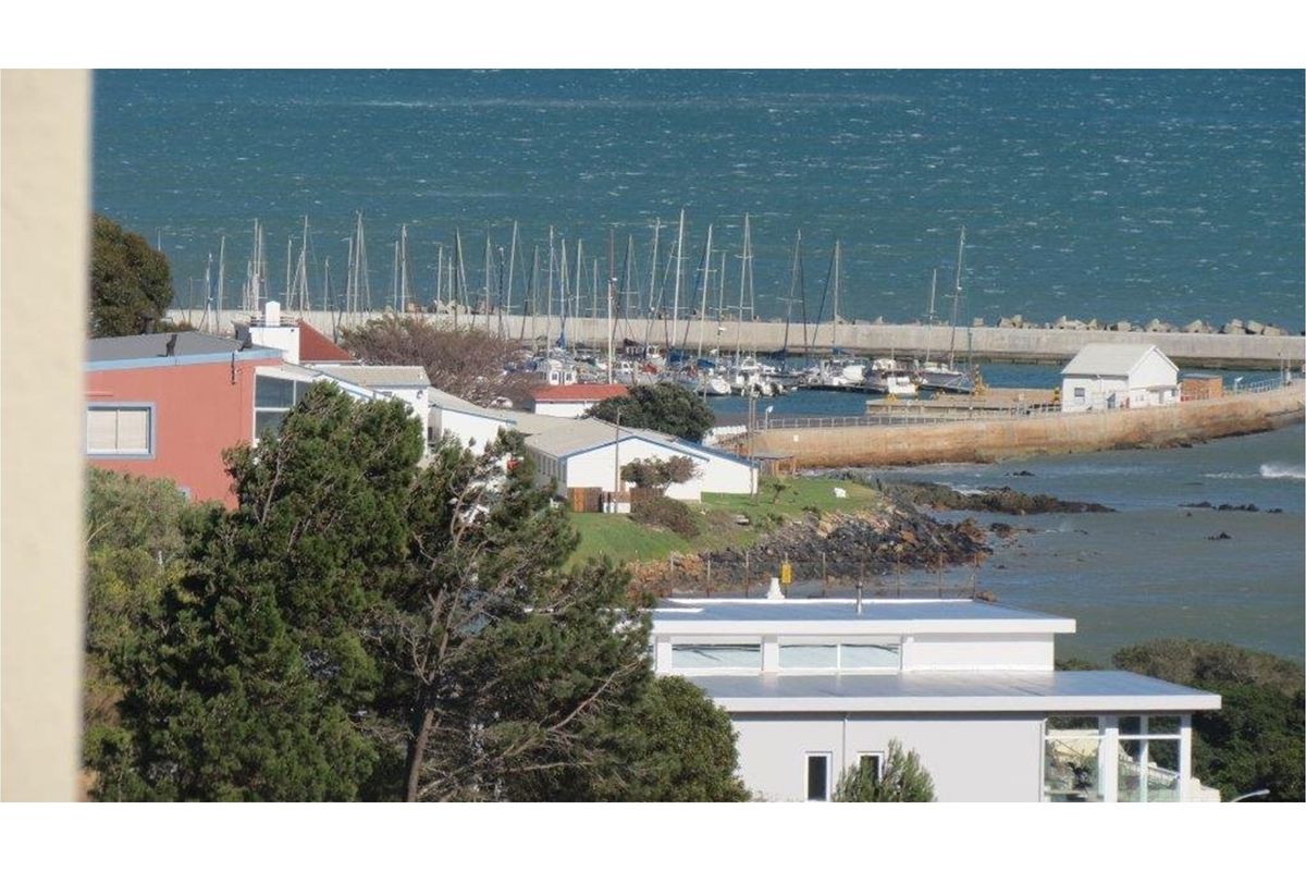 FULLY FURNISHED 5 BEDROOM MULTI STORY HOUSE FOR SALE, AN ENTERTAINER'S PARADISE!! - Photo 3