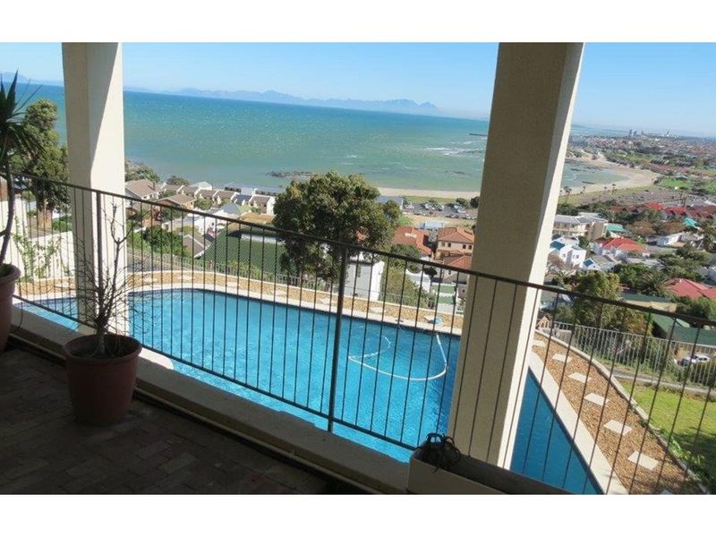 FULLY FURNISHED 5 BEDROOM MULTI STORY HOUSE FOR SALE, AN ENTERTAINER'S PARADISE!! - Photo 1