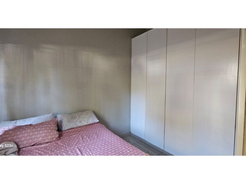 Beautiful dream home not to be missed - Photo 9