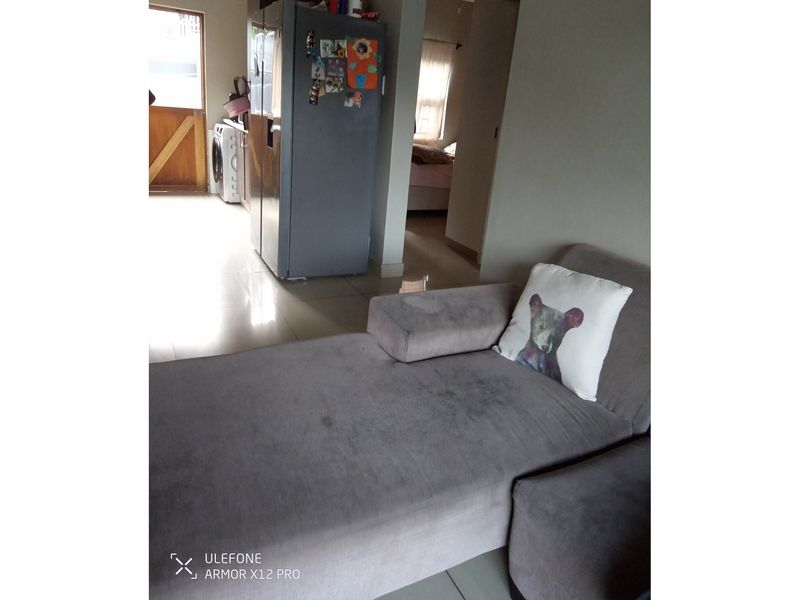 Beautiful dream home not to be missed - Photo 5