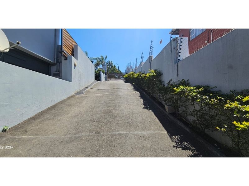 Beautiful dream home not to be missed - Photo 2