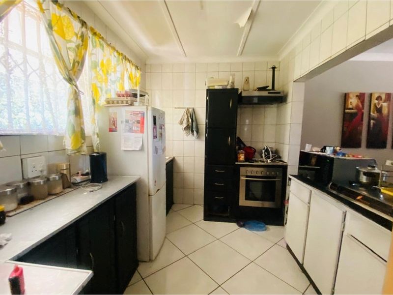 Beautiful apartment for Sale in a Sought after Prime area in  Vanderbijklparl CW1 - Photo 10