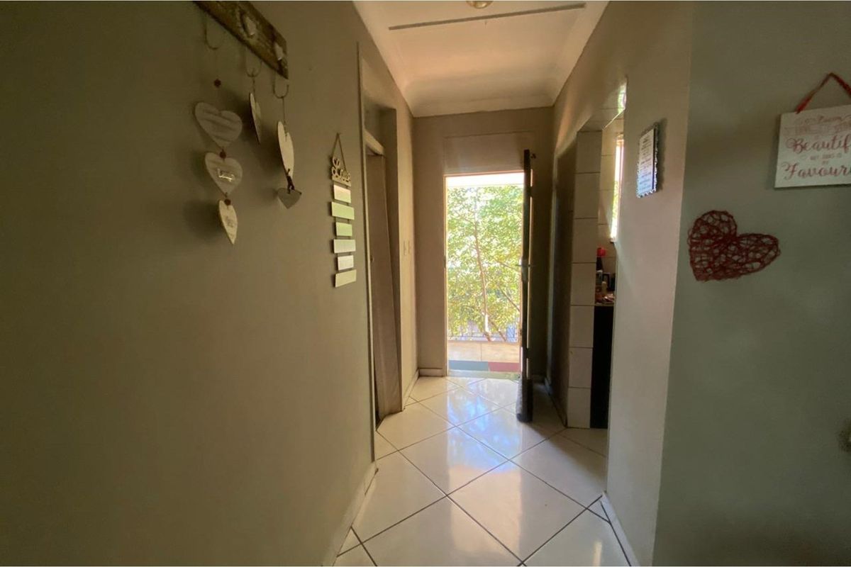 Beautiful apartment for Sale in a Sought after Prime area in  Vanderbijklparl CW1 - Photo 5