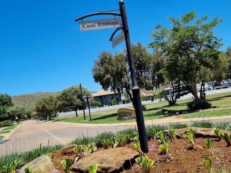 Resides in this expansive canvas, where luxury knows no bounds! - Photo 9