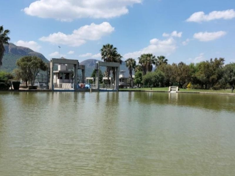 Resides in this expansive canvas, where luxury knows no bounds! - Photo 6