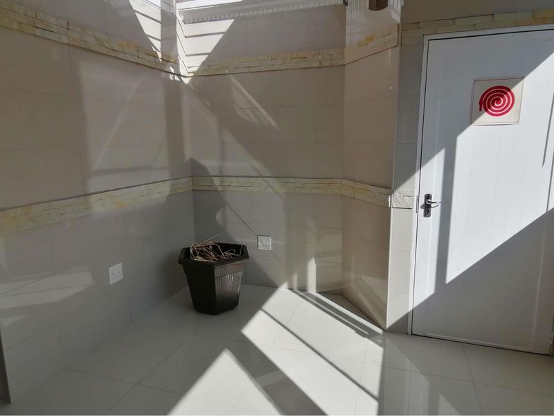 Margate. Beachfront Penthouse In Secure Complex - Photo 6