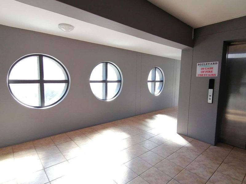 Margate. Beachfront Penthouse In Secure Complex - Photo 5