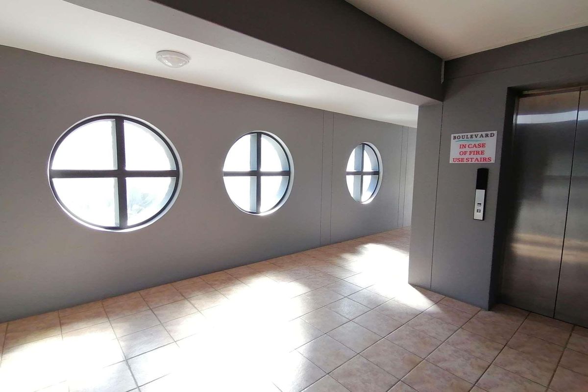 Margate. Beachfront Penthouse In Secure Complex - Photo 5