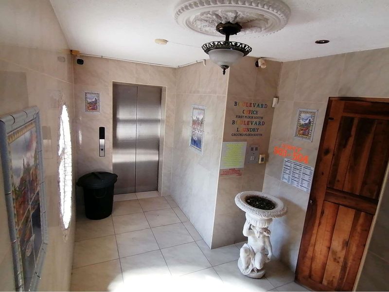 Margate. Beachfront Penthouse In Secure Complex - Photo 3