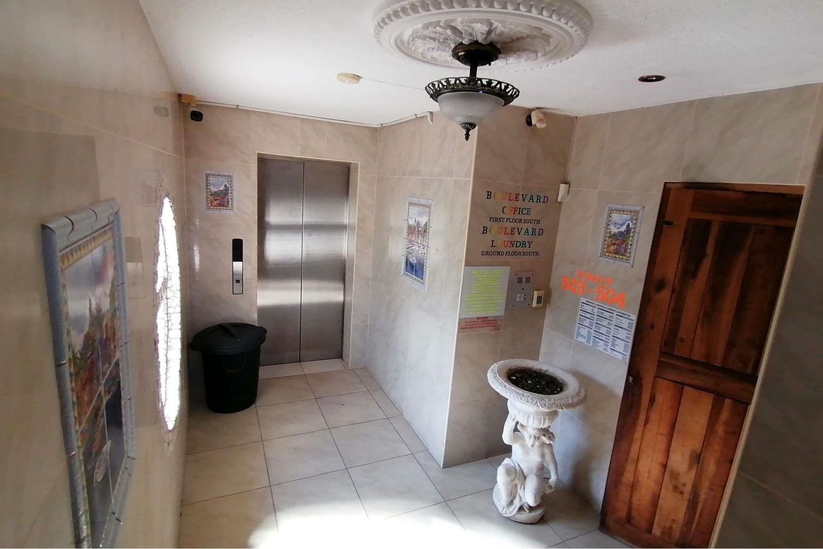 Margate. Beachfront Penthouse In Secure Complex - Photo 3