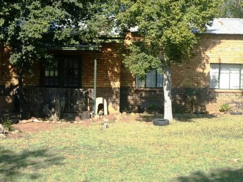 Rustic 74 ha Cattle Farm with 4 Houses - Photo 6
