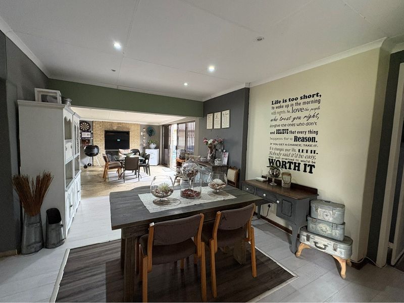 Where Modern Elegance Meets Comfortable Living - Photo 3