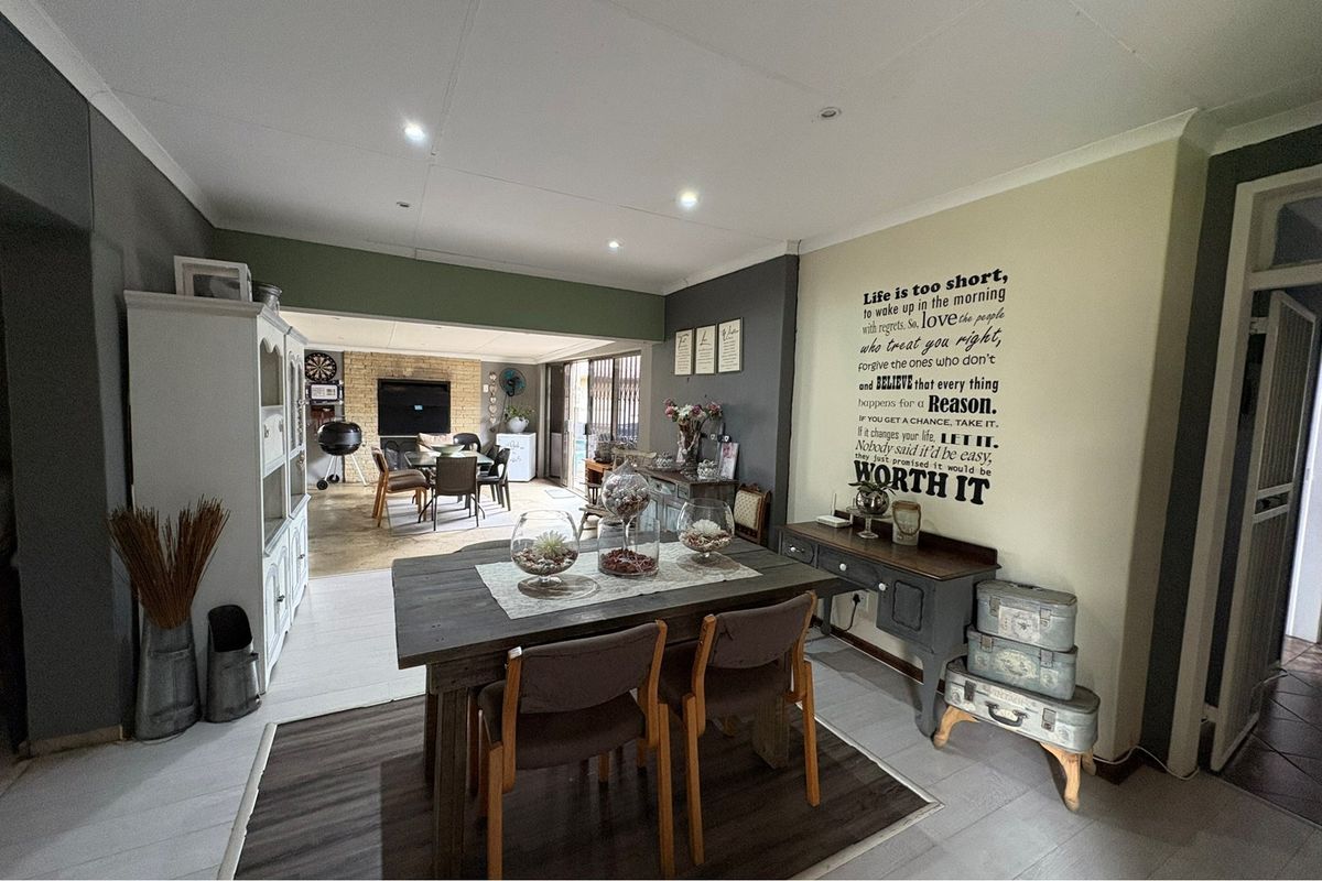 Where Modern Elegance Meets Comfortable Living - Photo 3