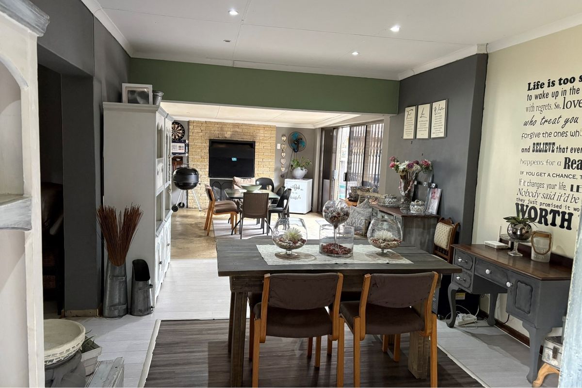 Where Modern Elegance Meets Comfortable Living - Photo 2