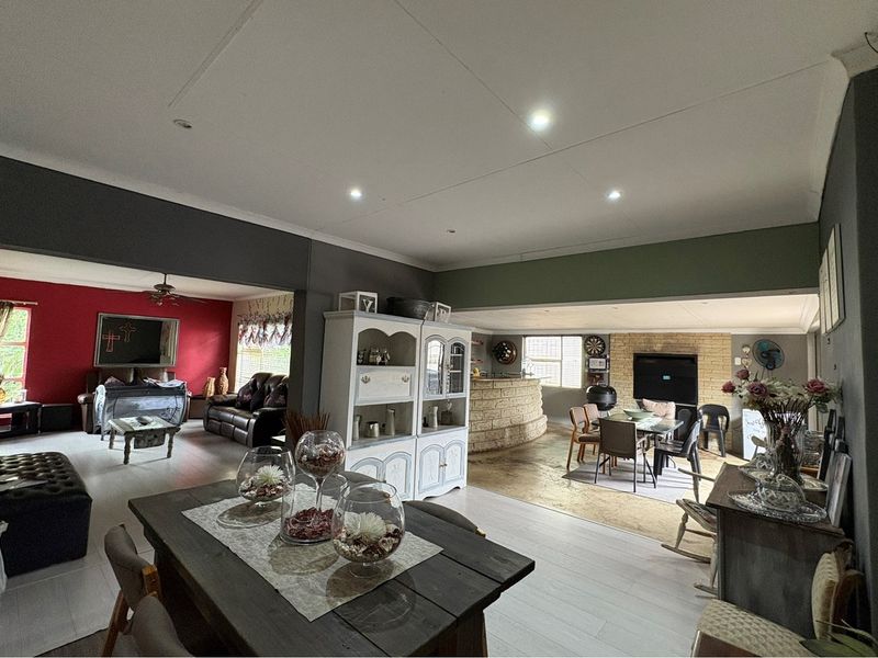 Where Modern Elegance Meets Comfortable Living - Photo 4