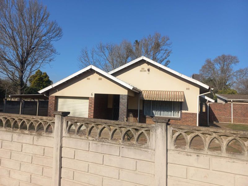 House For Sale in Scottsville, Pietermaritzburg, KwaZulu Natal - Photo 2