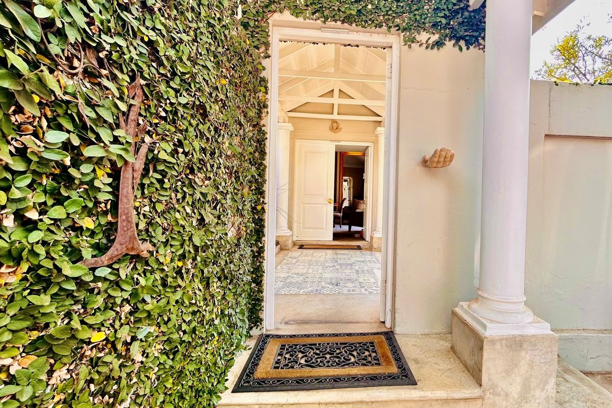 An Enchanting 4 bedroom Family Sanctuary Amidst Waterkloof’s Prestige - Photo 3