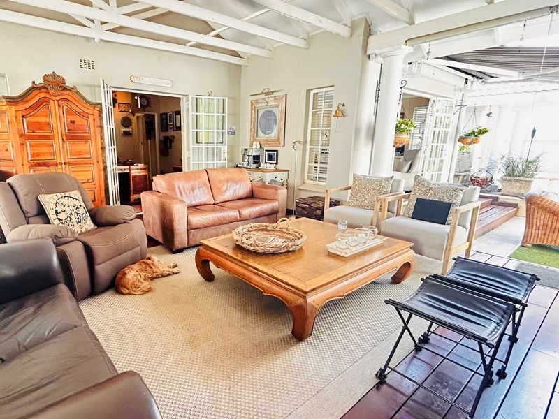 An Enchanting 4 bedroom Family Sanctuary Amidst Waterkloof’s Prestige - Photo 9