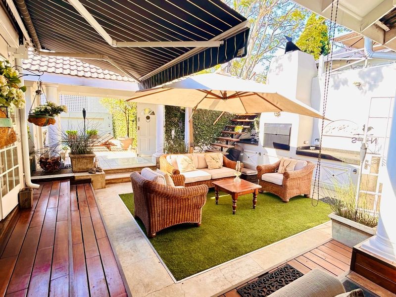 An Enchanting 4 bedroom Family Sanctuary Amidst Waterkloof’s Prestige - Photo 7