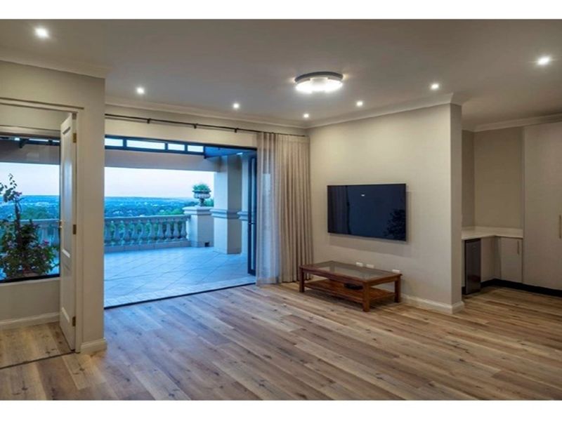 Grand Three-Storey Waterkloof Home with Gym, Cottage  Panoramic Views - Photo 3