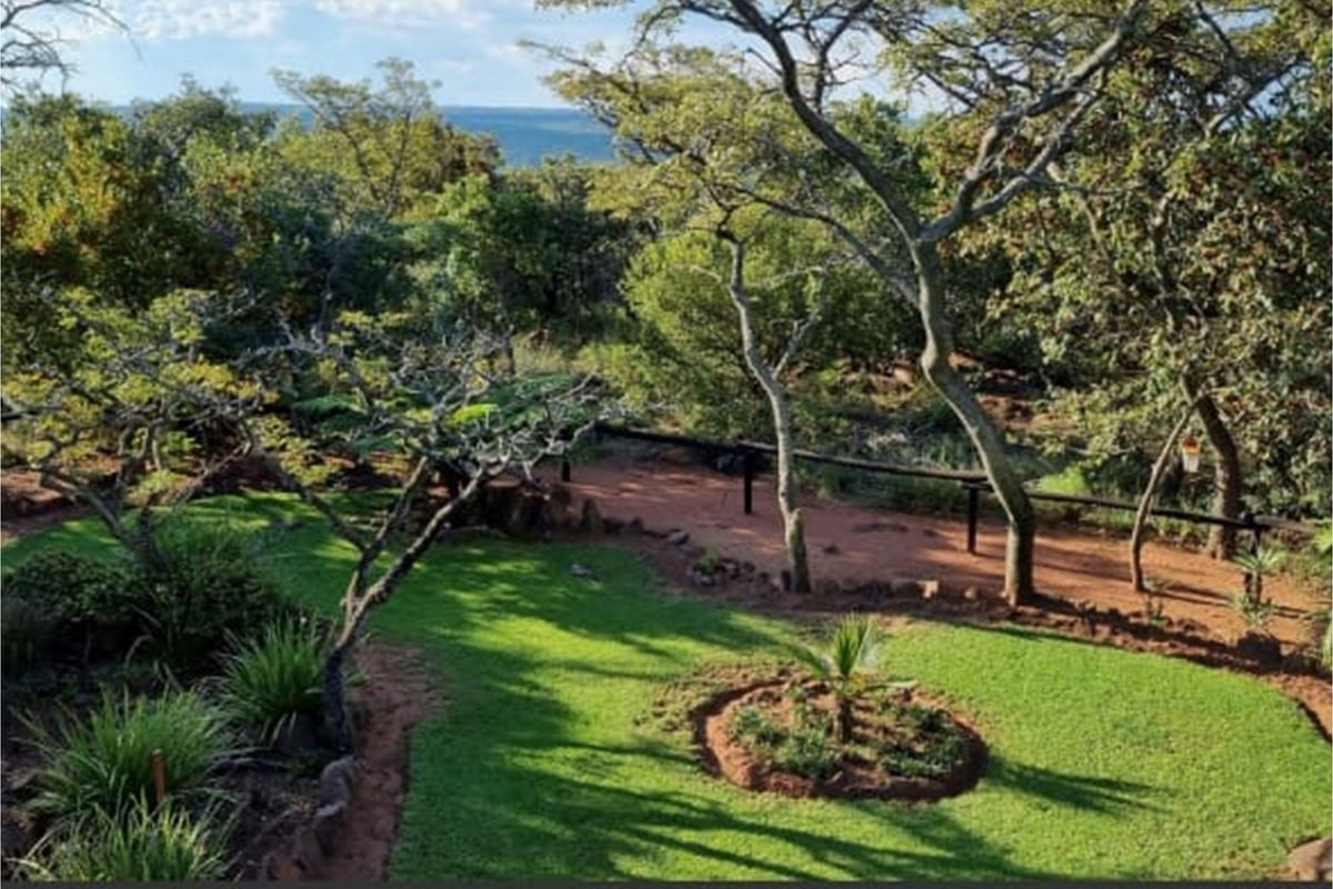BEST VALUE IN ITS CLASS - LEOPARD'S ROCK COUNTRY ESTATE! - Photo 2