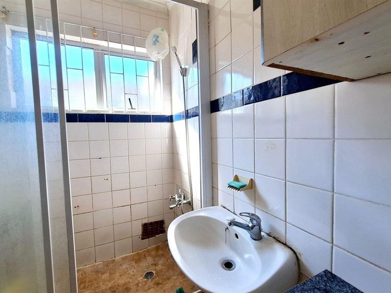 Lovely 3 Bedroom house for Sale in Hillgrove, Newlands West. - Photo 7