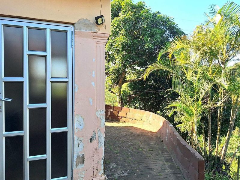 Lovely 3 Bedroom house for Sale in Hillgrove, Newlands West. - Photo 2