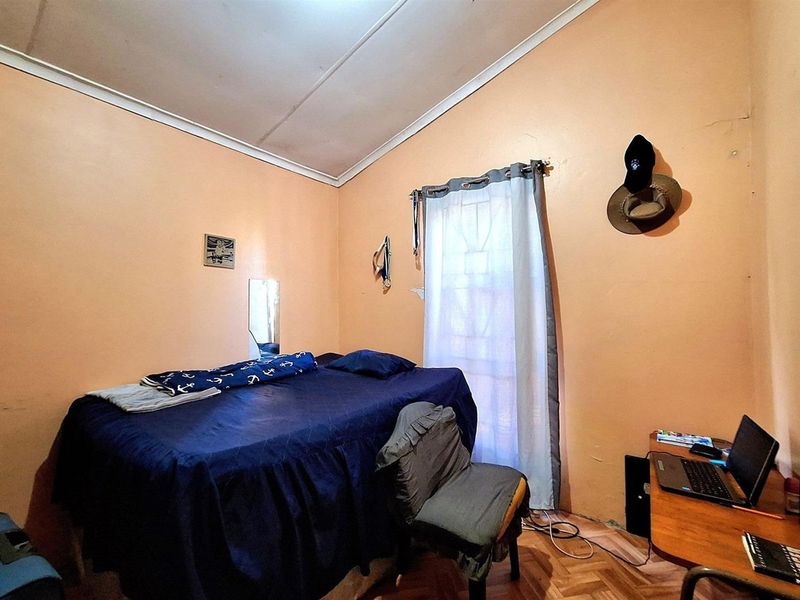 Lovely 3 Bedroom house for Sale in Hillgrove, Newlands West. - Photo 6