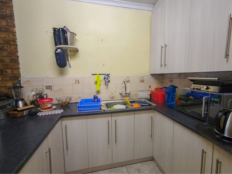 2 Bedroom Townhouse in Middelburg Central - Photo 10