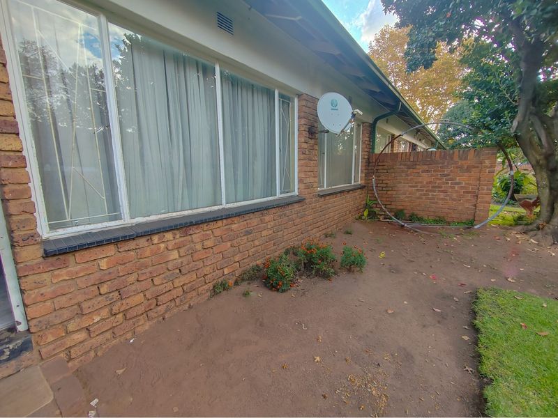 2 Bedroom Townhouse in Middelburg Central - Photo 4