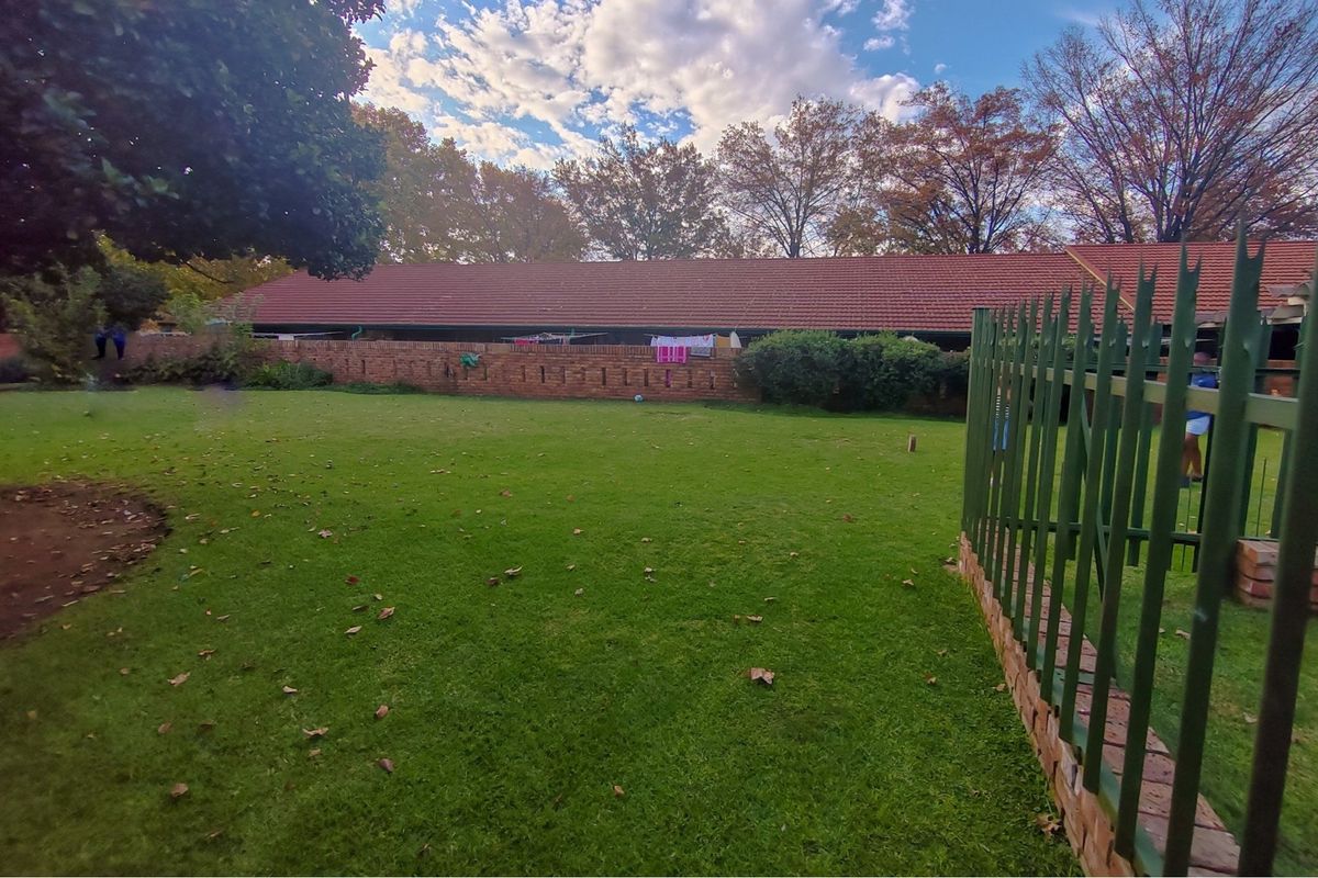 2 Bedroom Townhouse in Middelburg Central - Photo 5